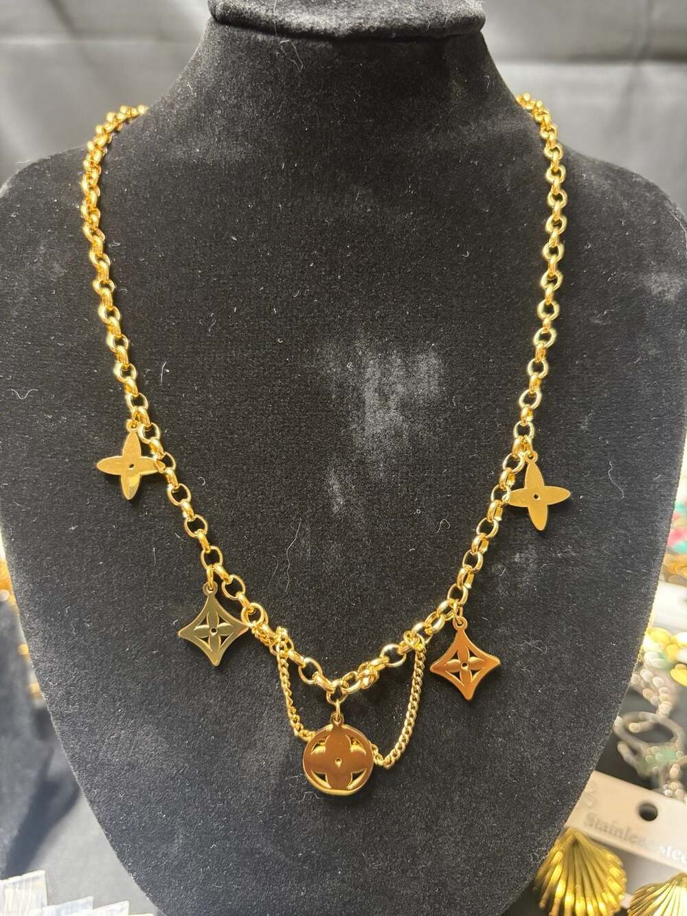 Luxury Designer Gold Plated Clover Flower Pendant Layered Necklace